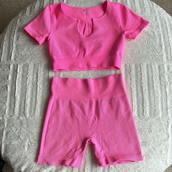 LNSK Pink Workout Outfit Seamless Ribbed Running Yoga Two‎ Piece Crop Top Shorts - Picture 2 of 9